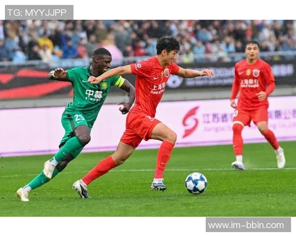 超级杯首战上海海港对阵北京国安双方实力相当各自争夺开年首胜